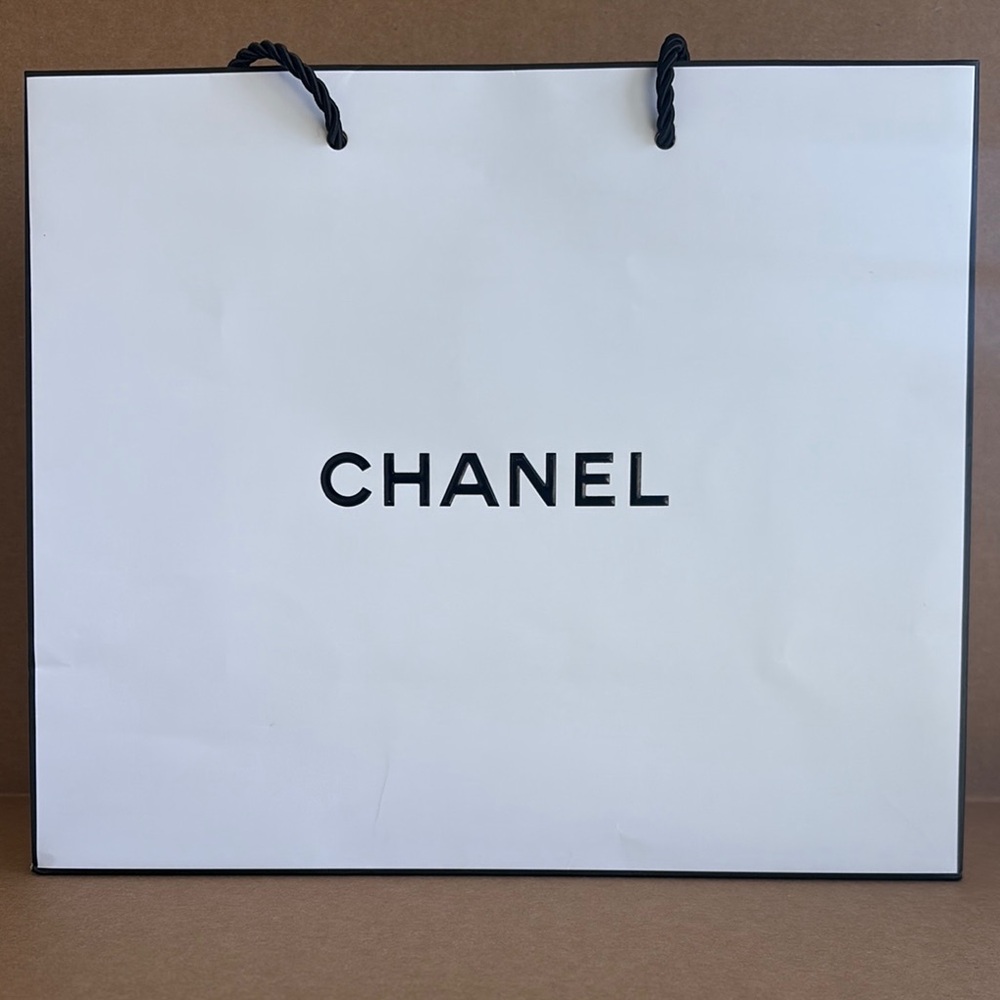 CHANEL Classic White Shopping Bag with Black Rope Handles